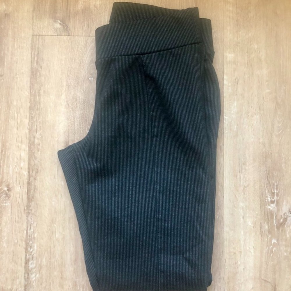 ELLEN TRACY Pinstripe Stretch Dress Pant